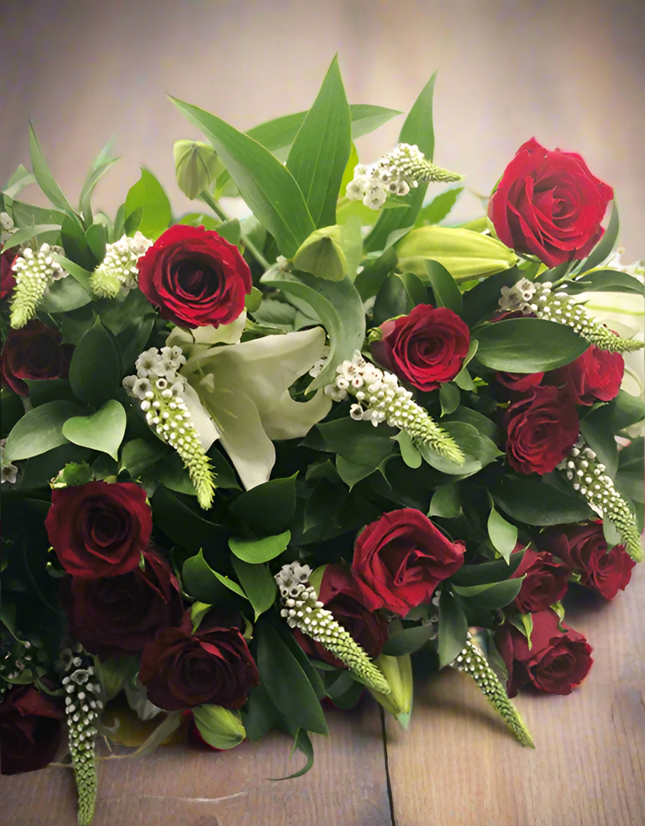 Vibrant Red & White Bouquet - Impala Online